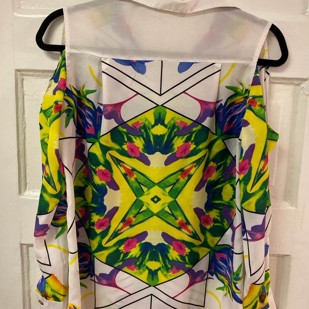 Cold shoulder button down - Picture 2 of 3